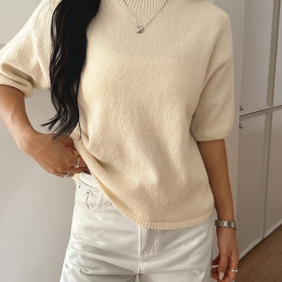 Cream and red cute shirt - Picture 3 of 6